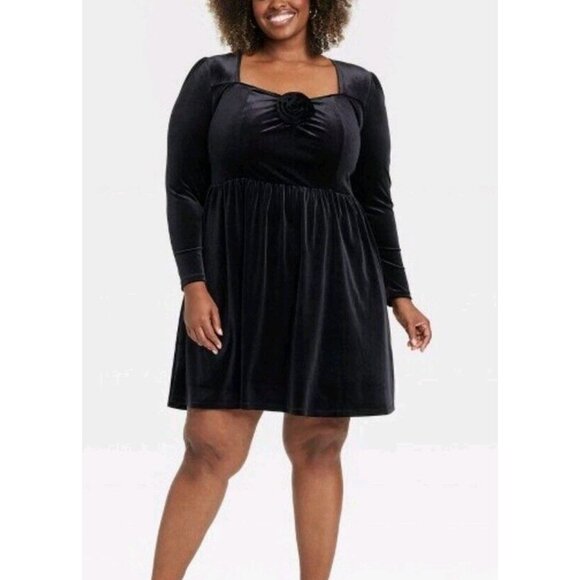 Ava & Viv Black Velvet Long Sleeve Dress With Rose Detail 1X - Picture 9 of 9